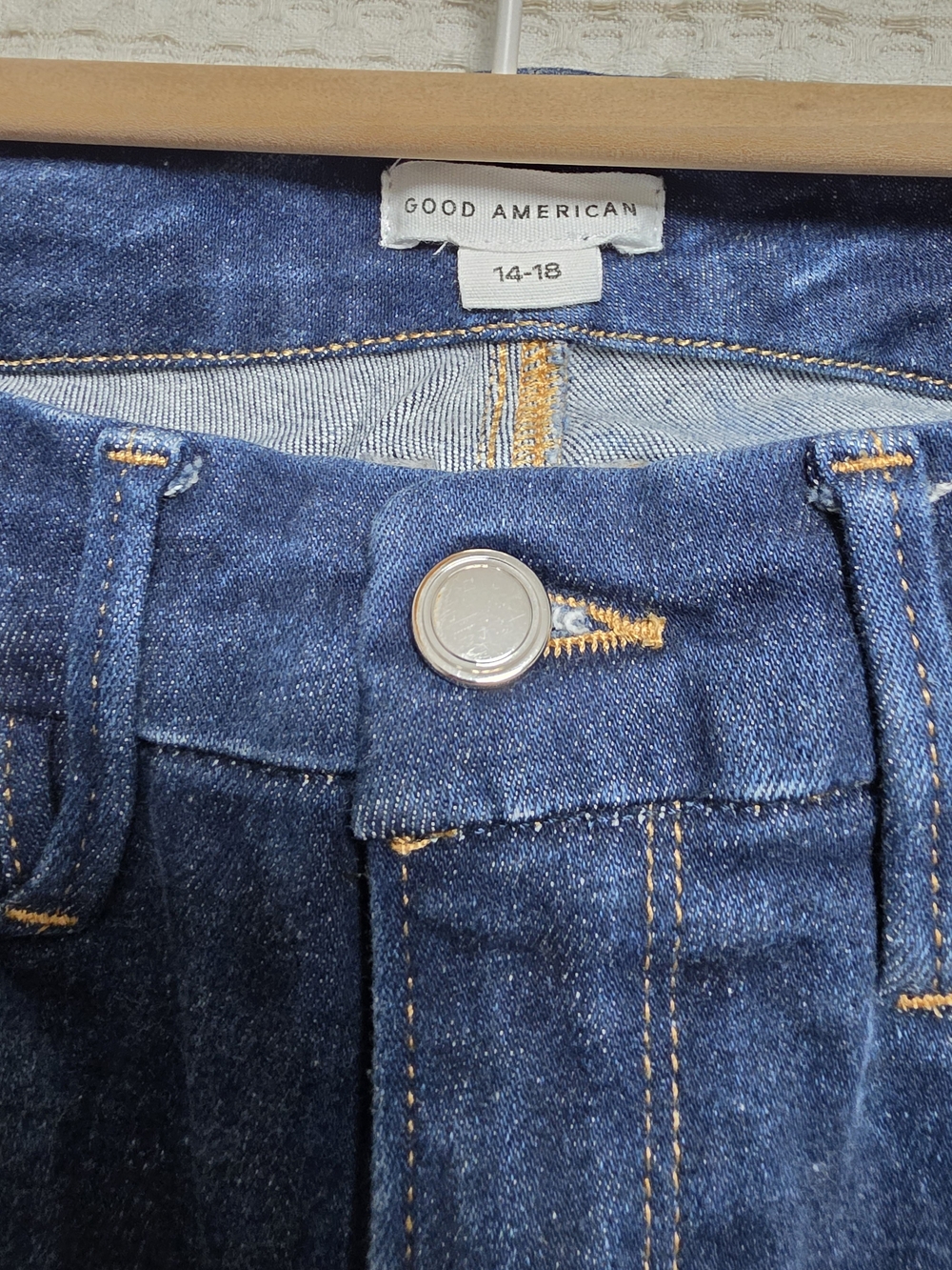 Good American Deep Indigo Flared Jeans - Picture 3 of 14